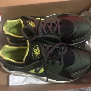 Women’s Air Huarache Run